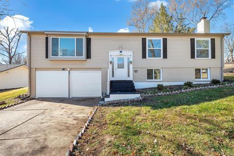 489 Graywood, Ballwin, MO 63011 photo 1