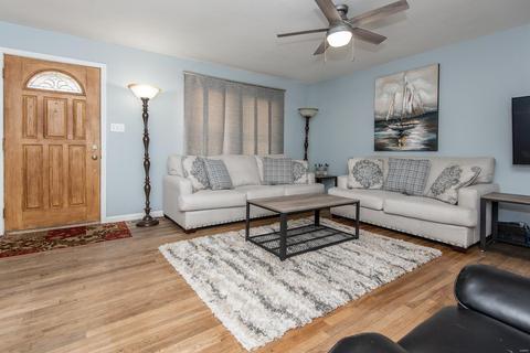 406 Coventry Ln, Manchester, MO 63021 photo 2