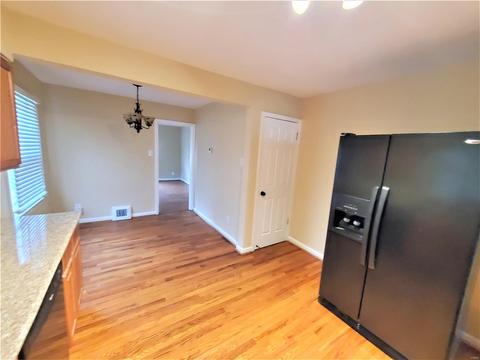 5301 Kirkland Dr, Saint Louis, MO 63121 photo 12