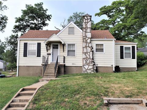 5301 Kirkland Dr, Saint Louis, MO 63121 photo 1