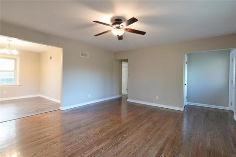 1302 Stein Rd, Saint Louis, MO 63135 photo 3