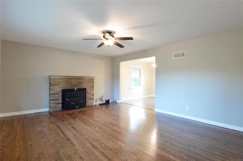 1302 Stein Rd, Saint Louis, MO 63135 photo 2