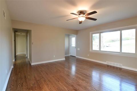 1302 Stein Rd, Saint Louis, MO 63135 photo 4