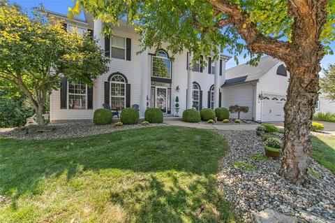 749 Castle Ridge Dr, Ballwin, MO 63021 photo 2
