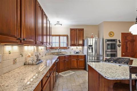 749 Castle Ridge Dr, Ballwin, MO 63021 photo 27