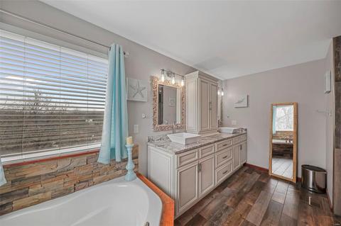749 Castle Ridge Dr, Ballwin, MO 63021 photo 48