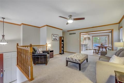 808 Timberfield, Ballwin, MO 63021 photo 3