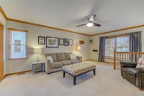 808 Timberfield, Ballwin, MO 63021 photo 4
