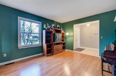 658 Showplace, Ballwin, MO 63021 photo 2