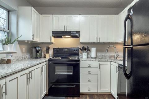 9106 Eager Rd, Saint Louis, MO 63144 photo 8