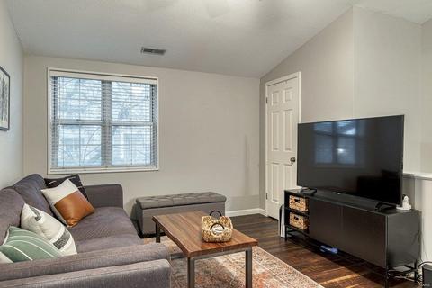 9106 Eager Rd, Saint Louis, MO 63144 photo 3