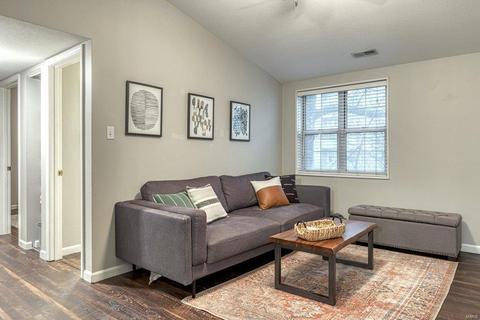 9106 Eager Rd, Saint Louis, MO 63144 photo 4