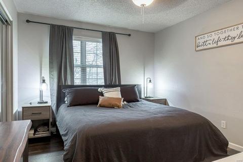 9106 Eager Rd, Saint Louis, MO 63144 photo 13