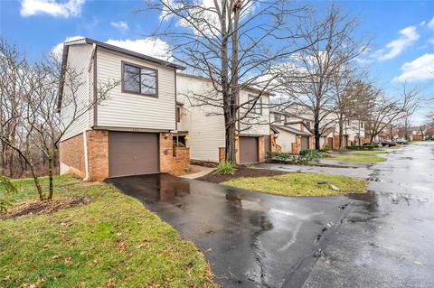 730 Windy Rdg, Ballwin, MO 63021 photo 1