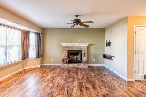 2 Eagle Spur Ct, Saint Charles, MO 63303 photo 3