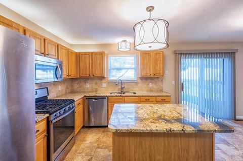 2 Eagle Spur Ct, Saint Charles, MO 63303 photo 8