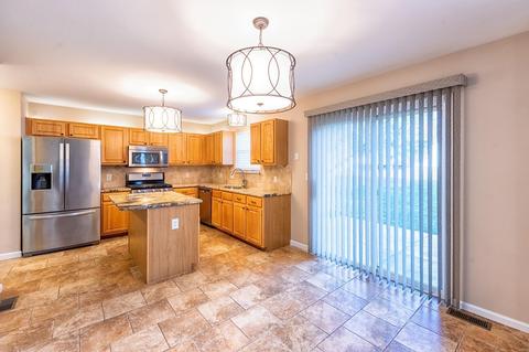 2 Eagle Spur Ct, Saint Charles, MO 63303 photo 7