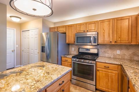 2 Eagle Spur Ct, Saint Charles, MO 63303 photo 9