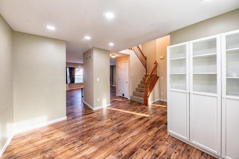 2 Eagle Spur Ct, Saint Charles, MO 63303 photo 2