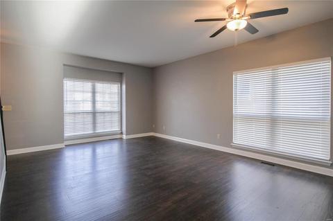 1067 Johanna Dr, Ballwin, MO 63021 photo 4