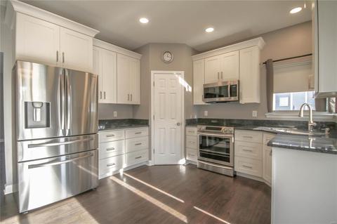 1067 Johanna Dr, Ballwin, MO 63021 photo 10