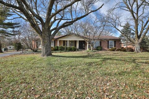 323 Sudbury Ln, Ballwin, MO 63011 photo 1