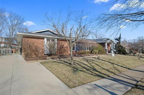 716 Barham Down Dr, Ballwin, MO 63011 photo 2