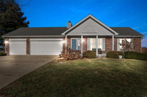 1353 Apple Valley Dr, O'fallon, MO 63366 photo 1