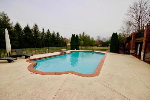40 Windcastle Pl, Saint Charles, MO 63304 photo 4