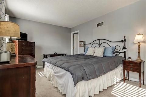 721 Oak Run Ln, Ballwin, MO 63021 photo 17