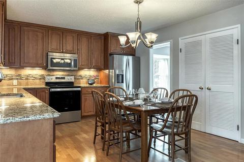 1248 Jade Wind Cir, Ballwin, MO 63011 photo 4