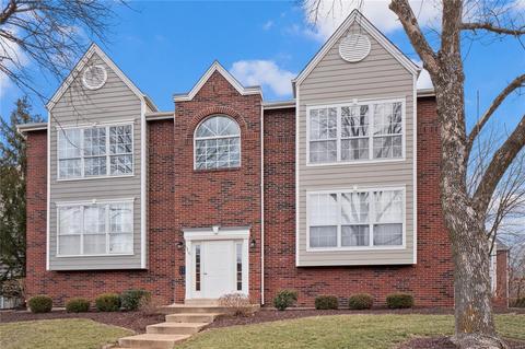 1315 Holgate Dr #C, Ballwin, MO 63021 photo 2