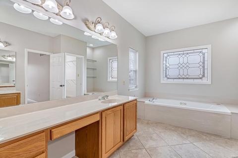 1055 Kiefer Rdg, Ballwin, MO 63021 photo 24