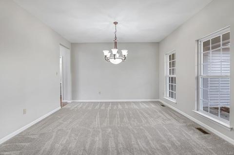 1055 Kiefer Rdg, Ballwin, MO 63021 photo 4