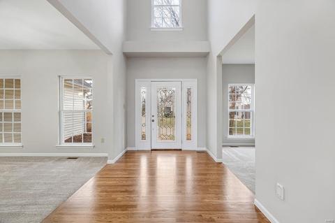 1055 Kiefer Rdg, Ballwin, MO 63021 photo 3