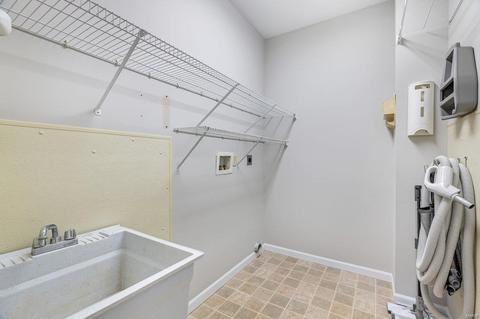 1055 Kiefer Rdg, Ballwin, MO 63021 photo 20