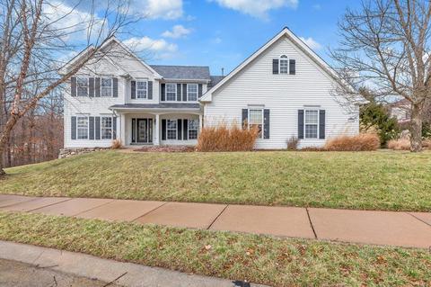 1055 Kiefer Rdg, Ballwin, MO 63021 photo 1