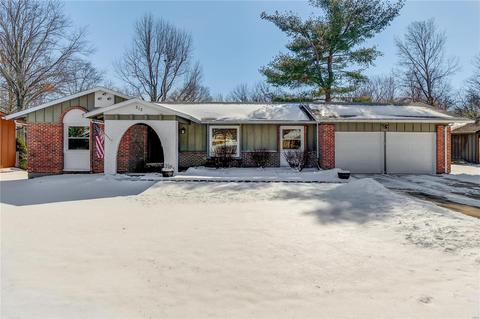 212 Caballero Dr, Manchester, MO 63021 photo 1