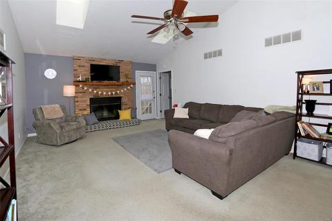 1529 Greenfield Crossing Ct, Ballwin, MO 63021 photo 4