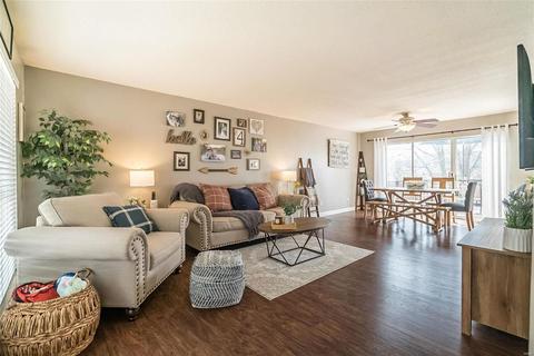 546 Oaktree Crossing Ct, Ballwin, MO 63021 photo 6