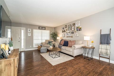 546 Oaktree Crossing Ct, Ballwin, MO 63021 photo 9