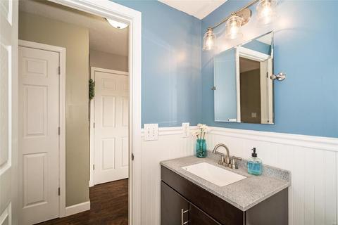 546 Oaktree Crossing Ct, Ballwin, MO 63021 photo 13