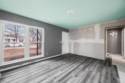 2318 Laredo Dr, O'fallon, MO 63368 photo 4