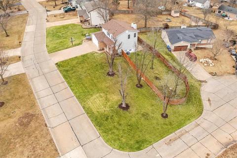 607 Wallach Dr, Eureka, MO 63025 photo 2