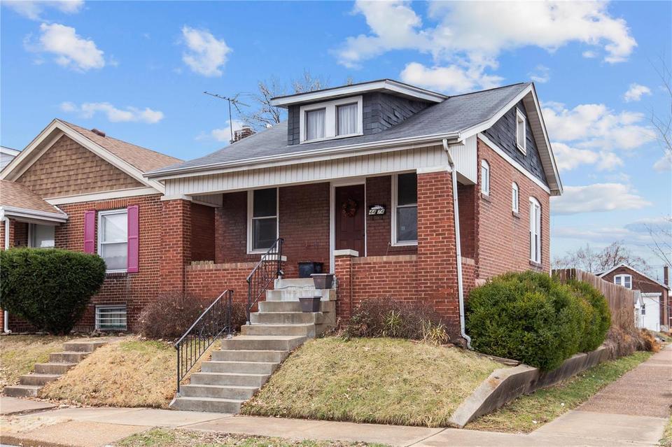 4474 Wallace, Saint Louis, MO 63116 18 Photos MLS 22008426 Movoto