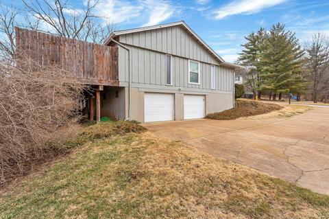1361 Dutch Mill Dr, Ballwin, MO 63011 photo 3