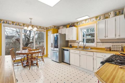 1361 Dutch Mill Dr, Ballwin, MO 63011 photo 10