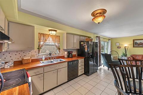 103 Caybeth Dr, Ballwin, MO 63011 photo 5