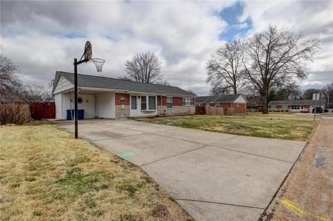 9050 Kickapoo Dr, Saint Louis, MO 63123 photo 3