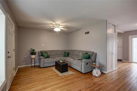 9050 Kickapoo Dr, Saint Louis, MO 63123 photo 6